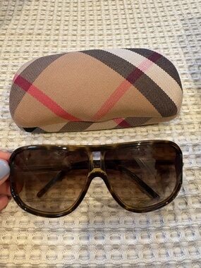 Tortoiseshell Shield Sunglasses with Plaid Hard Case
